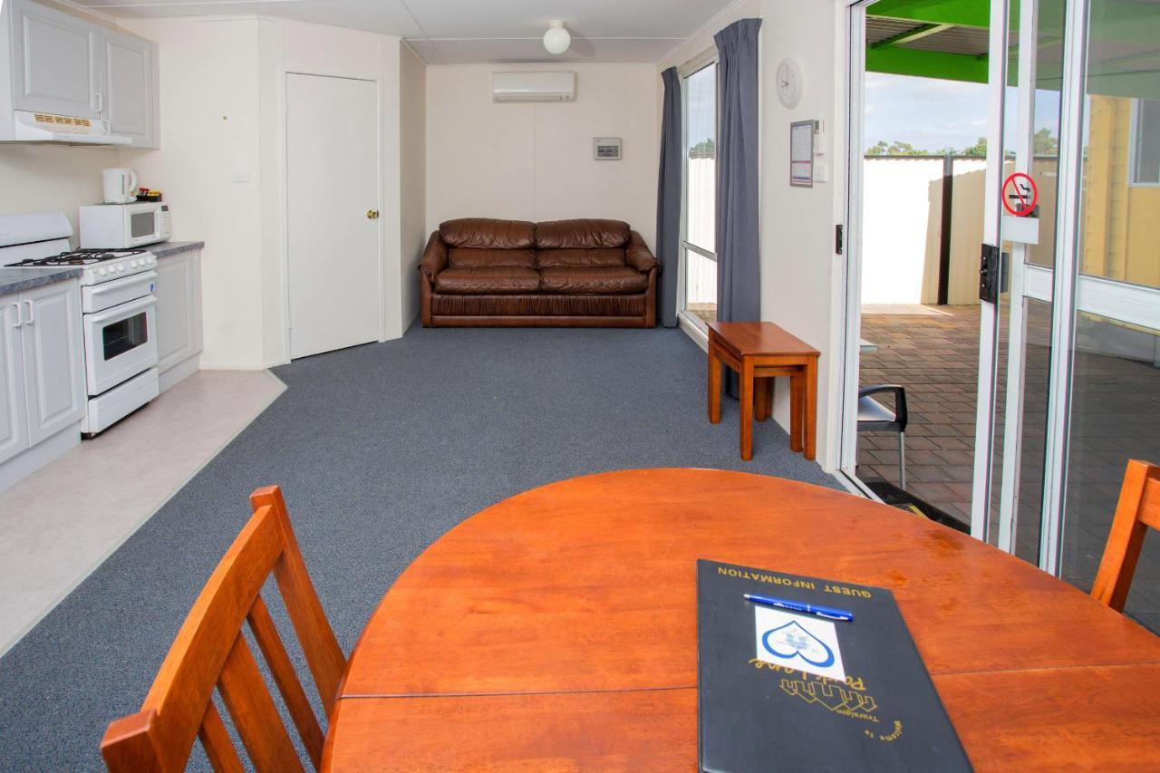 Big4 Traralgon Park Lane Holiday Park 외부 사진