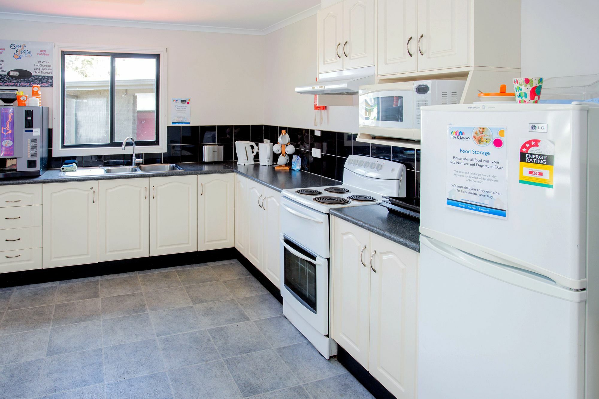 Big4 Traralgon Park Lane Holiday Park 외부 사진